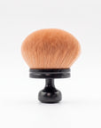 image de la brosse pour le corps sur fond blanc
