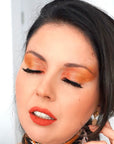 Image de maquillage fait avec la palette feu