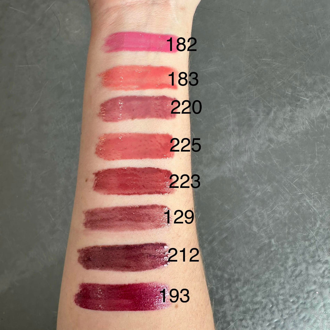 Image des échantillons de couleur des brillants à lèvres gloss ARTIST