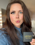 image d'un visage avec faux-cils extravagante