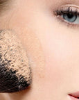 image de la couleur du fond de teint compact minéral sur la peau N4