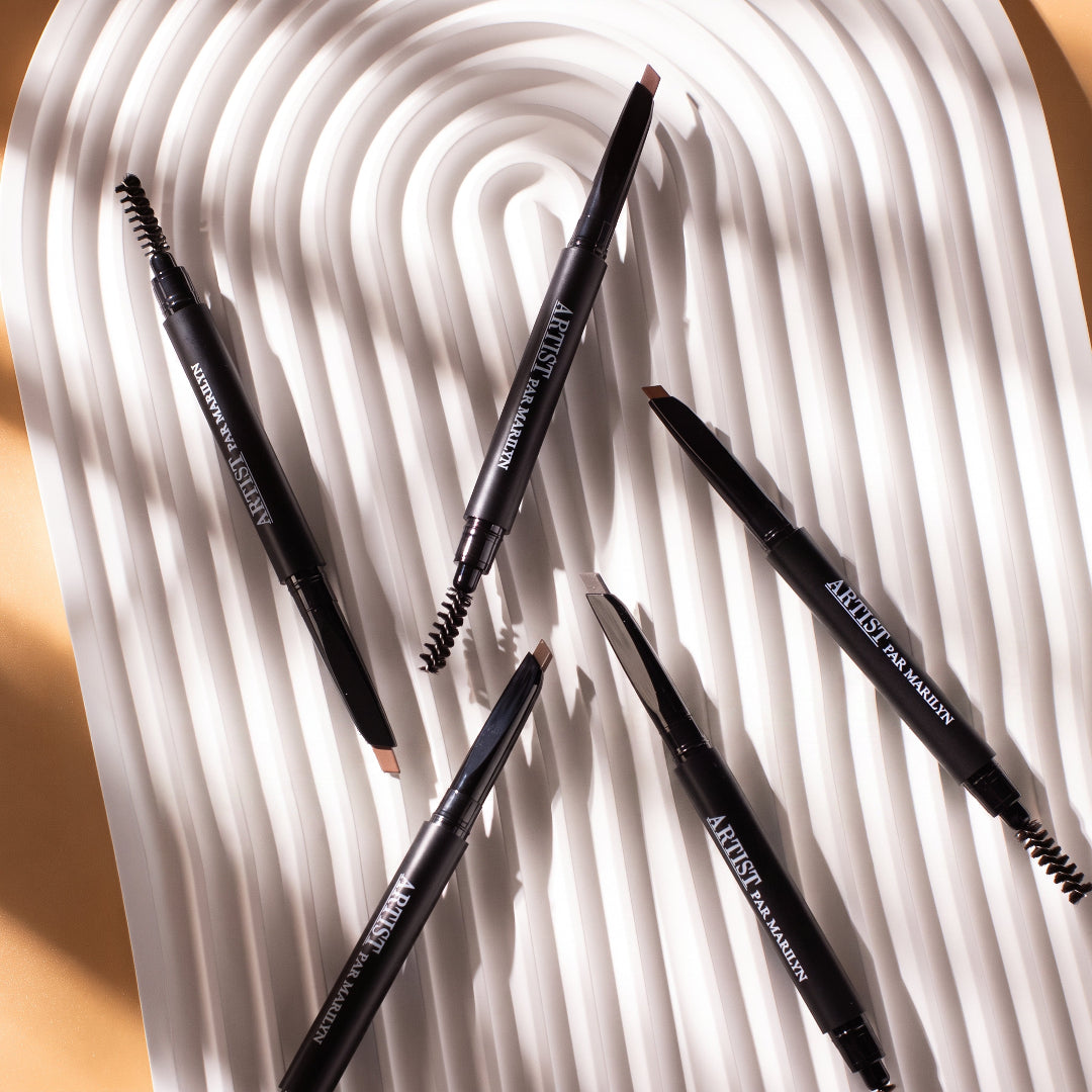 image de plusieurs crayons a sourcils automatiques