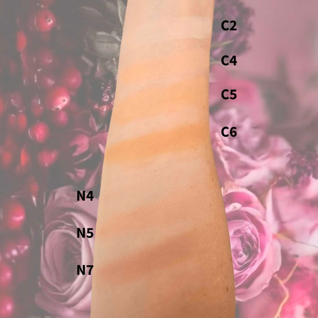 échantillon des couleurs de fond de teint compact minéral sur un bras
