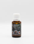 image de l'huile essentielle complexe delicate sur fond blanc
