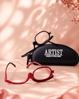 image des lunettes de maquillage avec verre amovible rouge et noire et un étuit