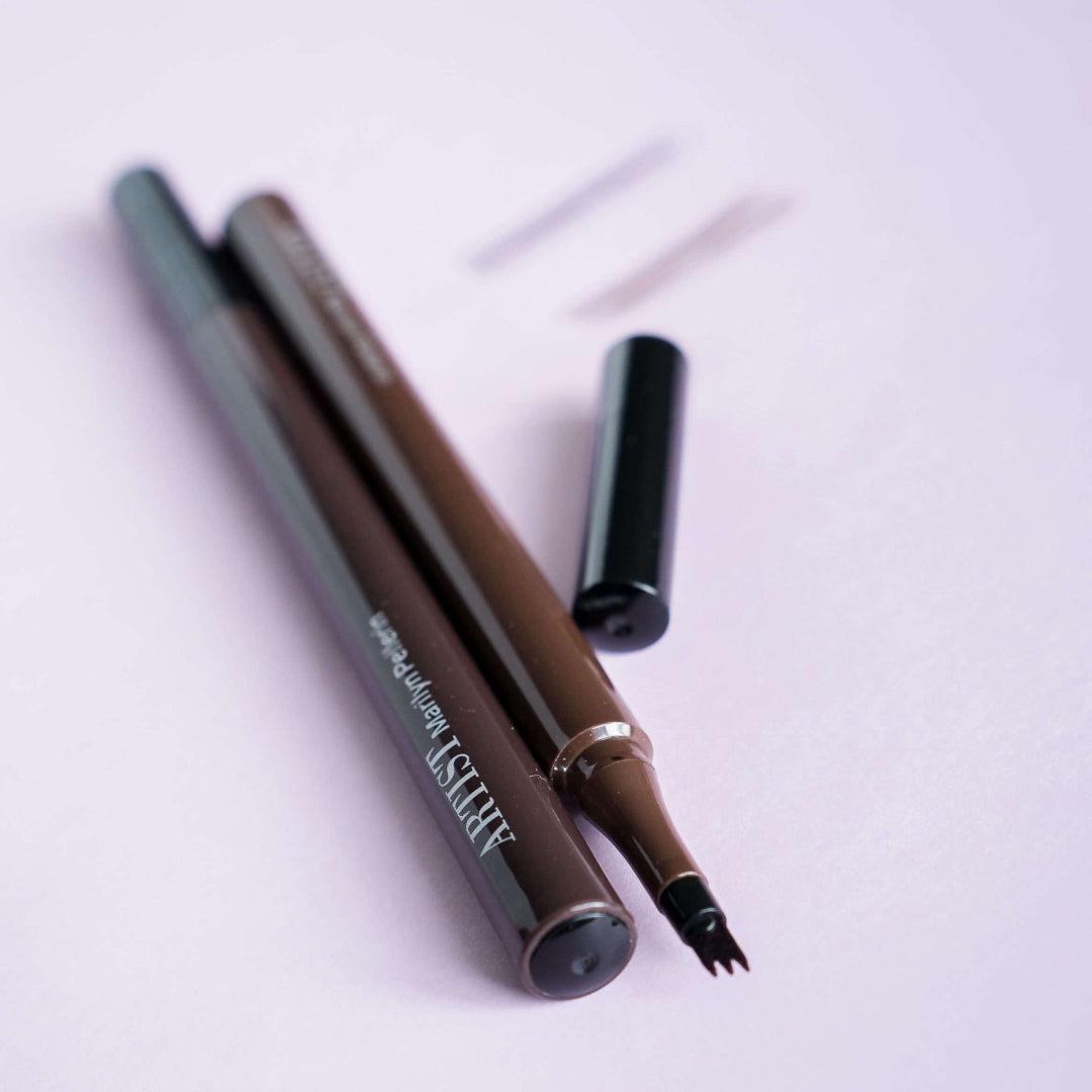 image d'un stylo à sourcils ouvert